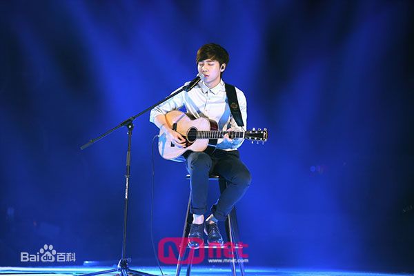 金相佑(Roy Kim，Kim Sang Woo（英）； （韩）)颁奖礼前后照片