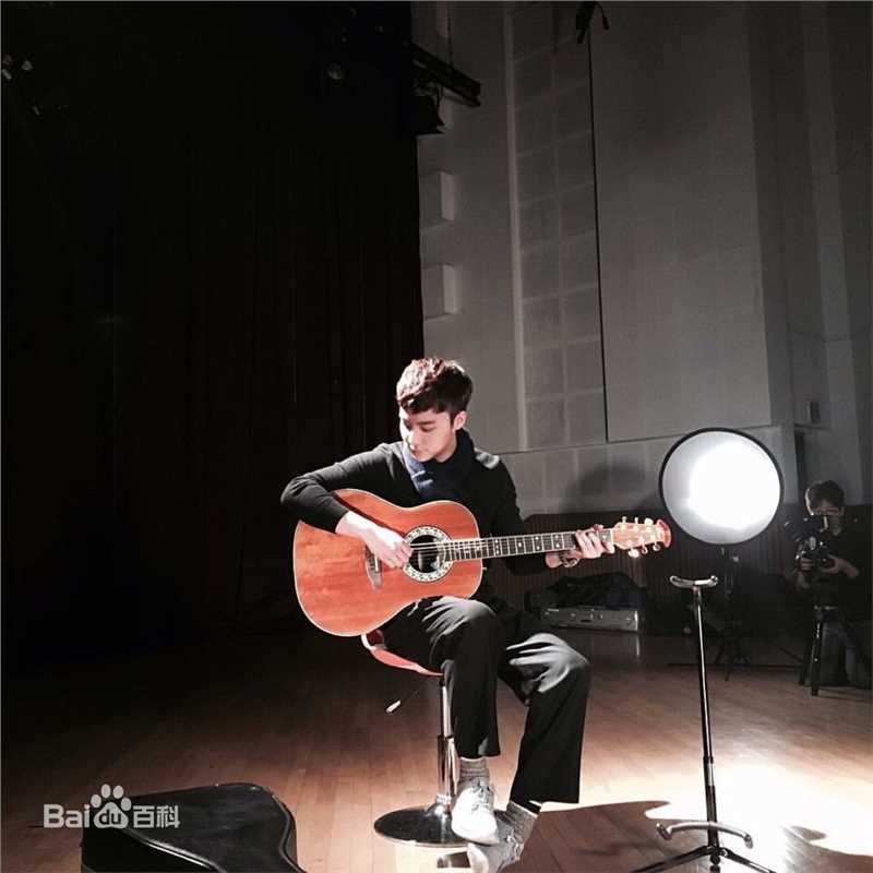 最优质金相佑(Roy Kim，Kim Sang Woo（英）； （韩）)生活照