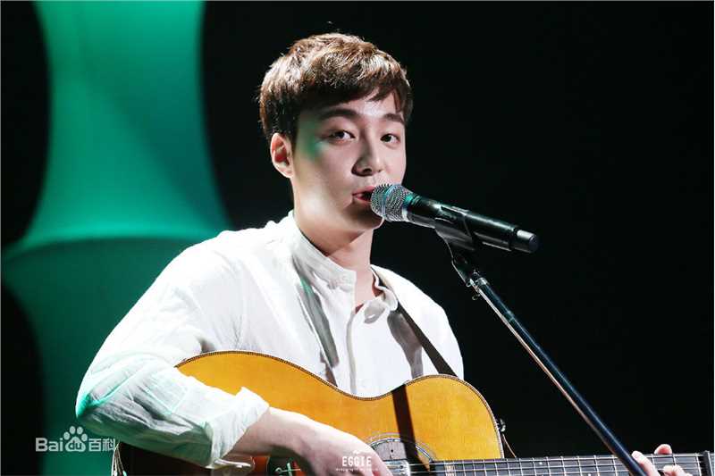 金相佑(Roy Kim，Kim Sang Woo（英）； （韩）)活动饭拍2（来源见水印）性感图片壁纸