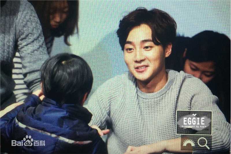 金相佑(Roy Kim，Kim Sang Woo（英）； （韩）)活动饭拍2（来源见水印）性感图片壁纸