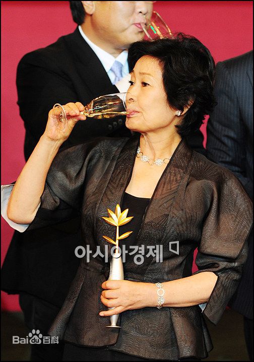 金惠子( /Hye-ja Kim)获奖领奖前后照片