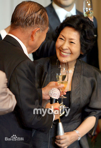 金惠子( /Hye-ja Kim)获奖领奖前后照片