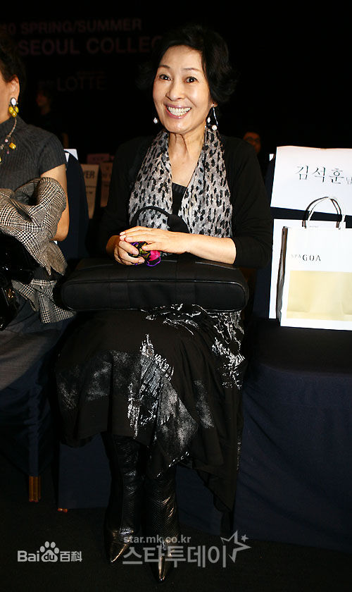 金惠子( /Hye-ja Kim)获奖领奖前后照片