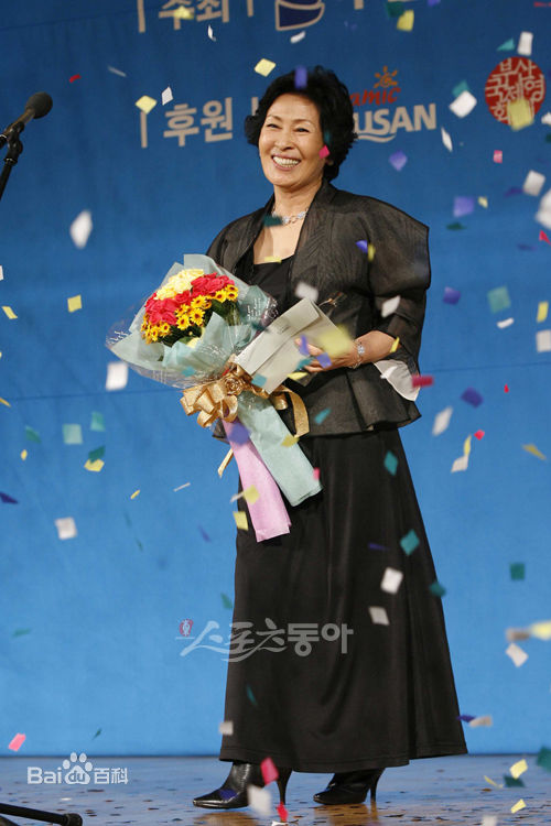 金惠子( /Hye-ja Kim)获奖领奖前后照片