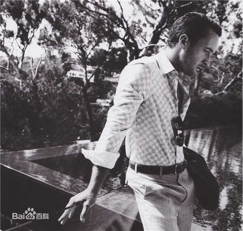 艾历克斯·奥洛林(Alex O'Loughlin)前后照片