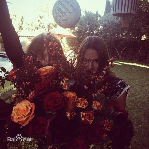 凯瑟琳·莫宁(Katherine Sian Moennig)kate的生活照（朋友、狗狗、爱好）图片图集