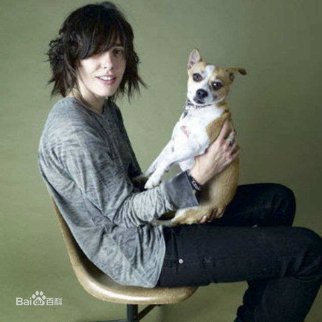 凯瑟琳·莫宁(Katherine Sian Moennig)kate的生活照（朋友、狗狗、爱好）图片图集