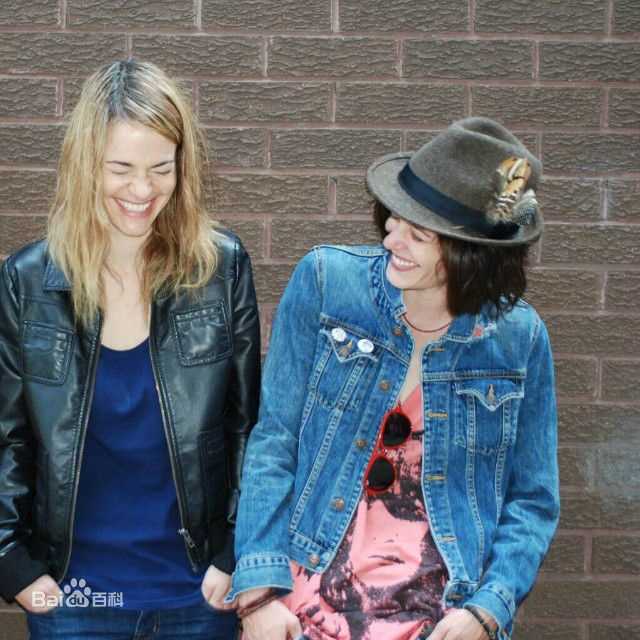 凯瑟琳·莫宁(Katherine Sian Moennig)kate的生活照（朋友、狗狗、爱好）图片图集