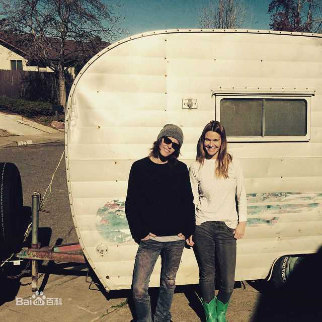 凯瑟琳·莫宁(Katherine Sian Moennig)kate的生活照（朋友、狗狗、爱好）图片图集