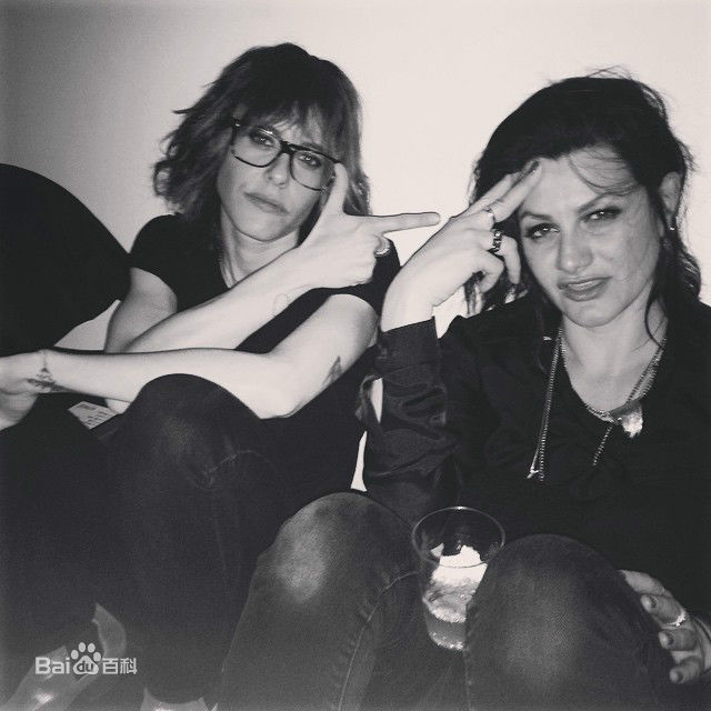 凯瑟琳·莫宁(Katherine Sian Moennig)kate的生活照（朋友、狗狗、爱好）图片图集