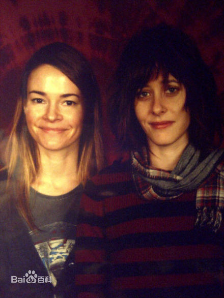 凯瑟琳·莫宁(Katherine Sian Moennig)kate的生活照（朋友、狗狗、爱好）图片图集