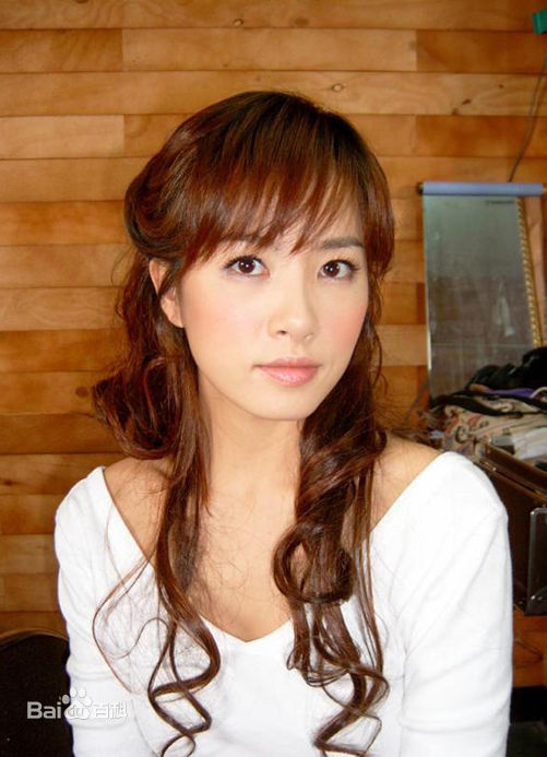 金宣儿(（韩）/KimSun A（英）/キムソナ（日）)早期照片生活照相册