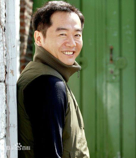 最新张镇()性感图片