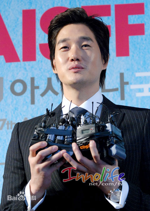 朴重勋()单人照生活照