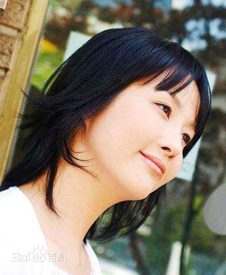 崔真实()生活照壁纸壁纸