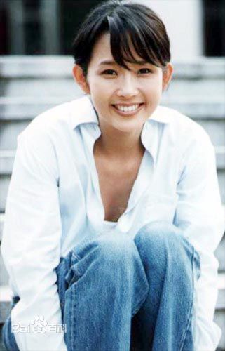 崔真实()生活照壁纸壁纸