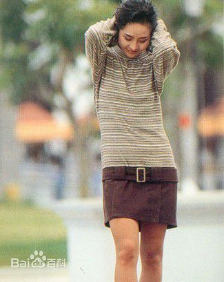 崔真实()生活照壁纸壁纸