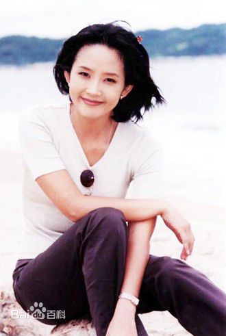 崔真实()生活照壁纸壁纸