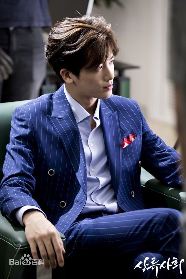 精选朴炯植(，Park Hyung Sik)在《上流社会》（2015）中的图册