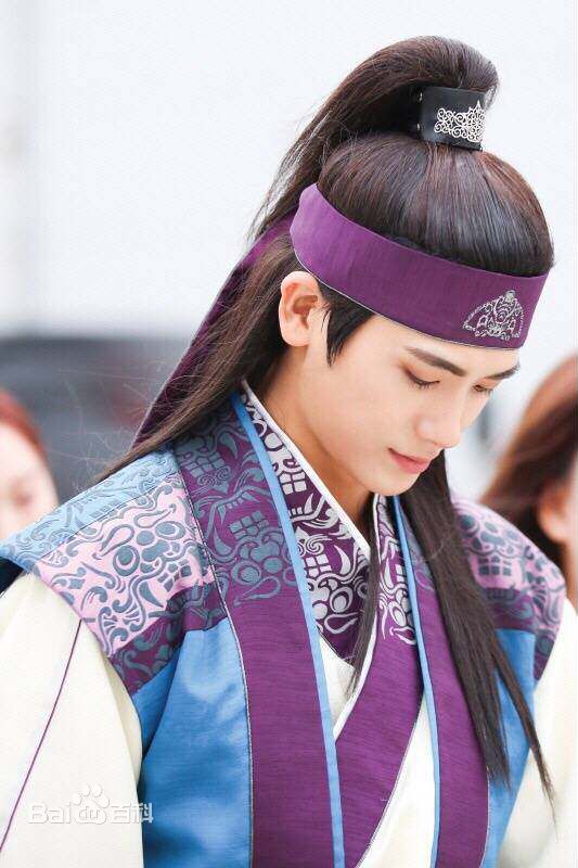 高清朴炯植(，Park Hyung Sik)在《花郎》（2016）中的图集