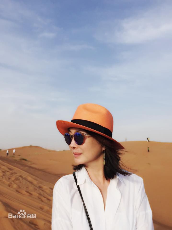 金美淑(，Kim Mi Sook)生活照壁纸壁纸