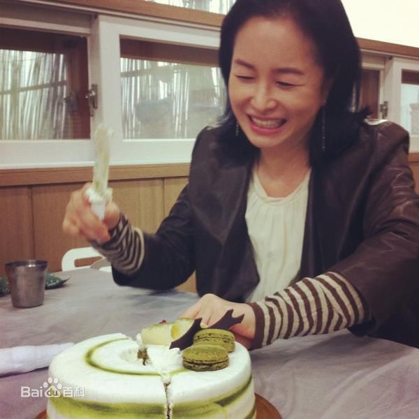 金美淑(，Kim Mi Sook)生活照壁纸壁纸