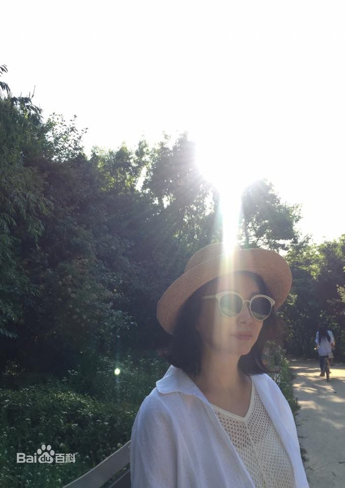 金美淑(，Kim Mi Sook)生活照壁纸壁纸