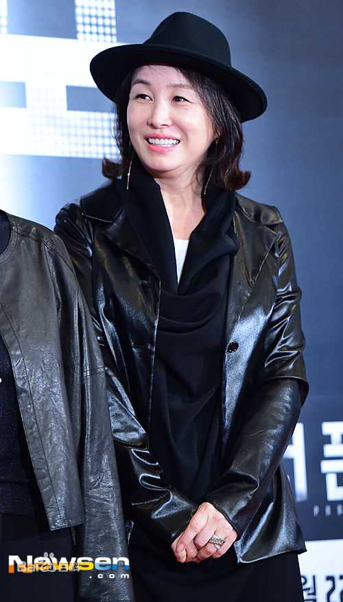 金美淑(，Kim Mi Sook)出席电影试映会前后照片