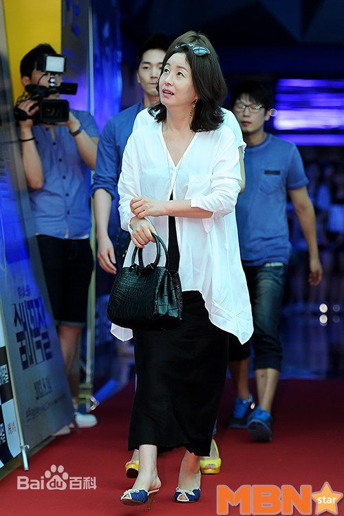 金美淑(，Kim Mi Sook)出席电影试映会前后照片