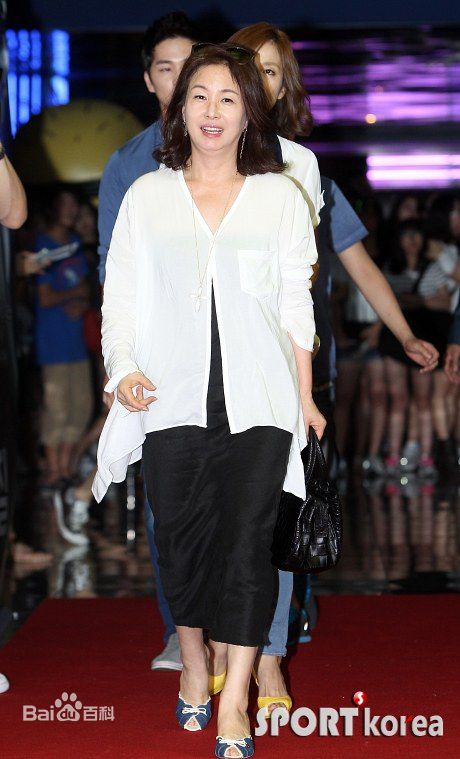 金美淑(，Kim Mi Sook)出席电影试映会前后照片