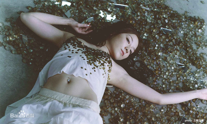 伊藤步(AYUMI ITO)最新杂志壁纸