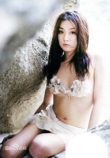 伊藤步(AYUMI ITO)最新杂志壁纸