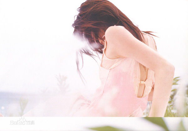 伊藤步(AYUMI ITO)最新杂志壁纸