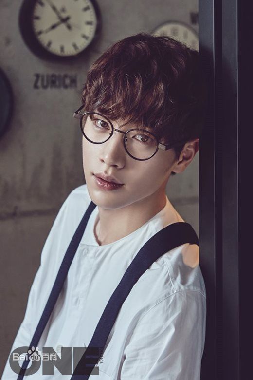 徐康俊(；Seo Kang Joon)画报素颜照相册