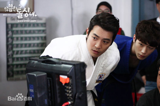 徐康俊(；Seo Kang Joon)别有用心的单身女性感图片图集