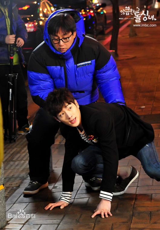 徐康俊(；Seo Kang Joon)别有用心的单身女性感图片图集