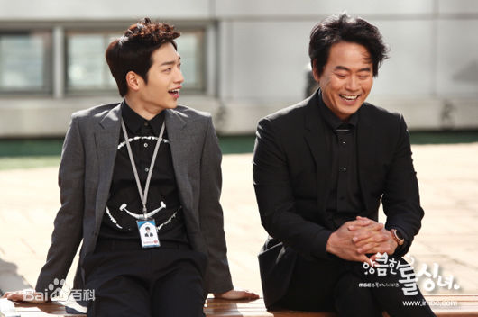 徐康俊(；Seo Kang Joon)别有用心的单身女性感图片图集