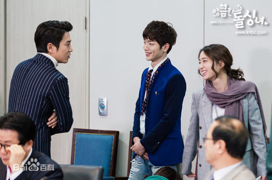 徐康俊(；Seo Kang Joon)别有用心的单身女性感图片图集