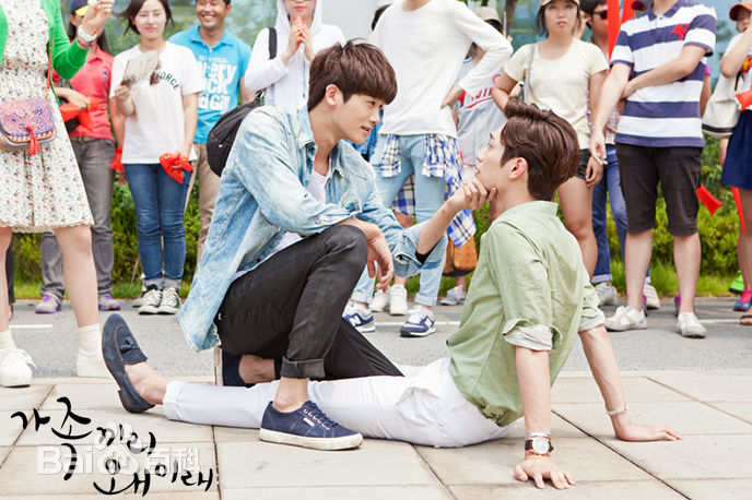 徐康俊(；Seo Kang Joon)家人之间为何这样前后照片