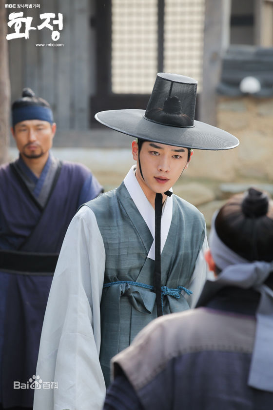 徐康俊(；Seo Kang Joon)华政性感图片图集