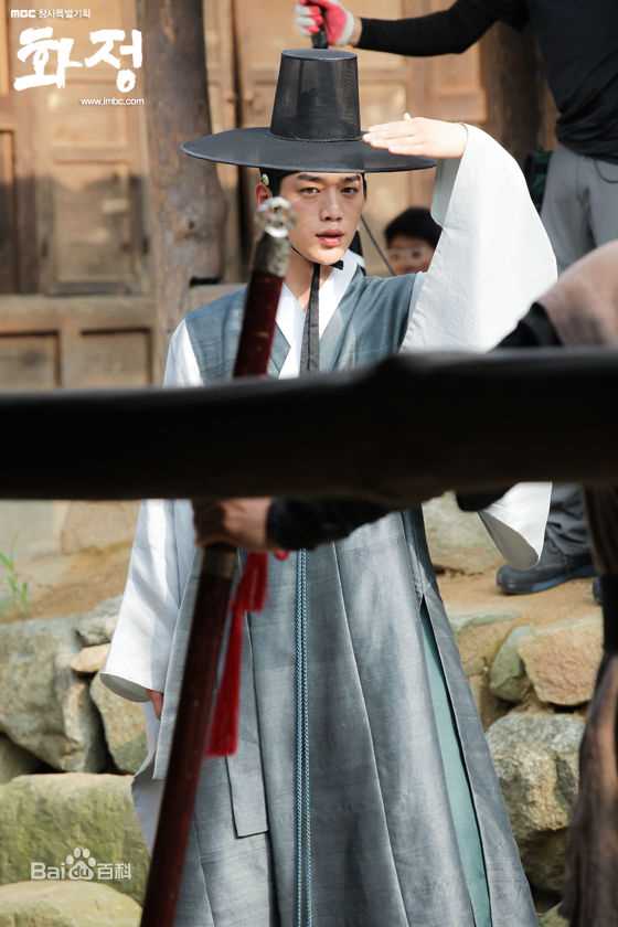 徐康俊(；Seo Kang Joon)华政性感图片图集