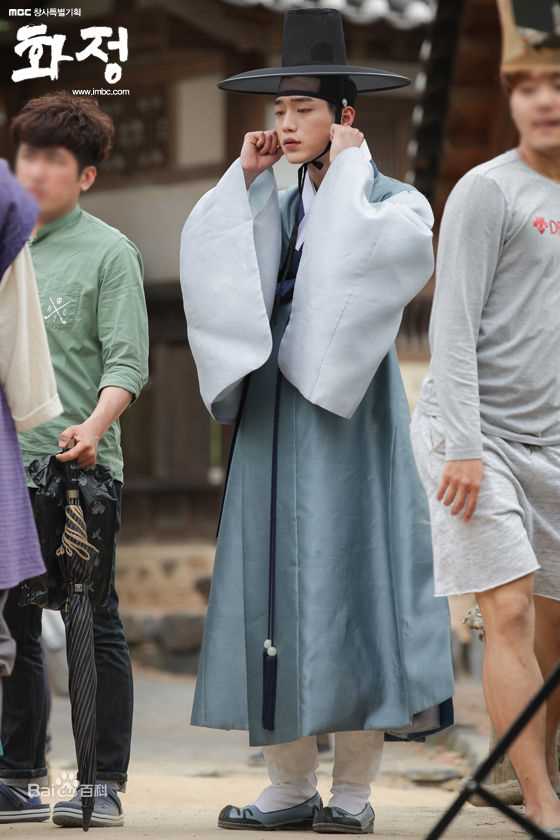 徐康俊(；Seo Kang Joon)华政性感图片图集