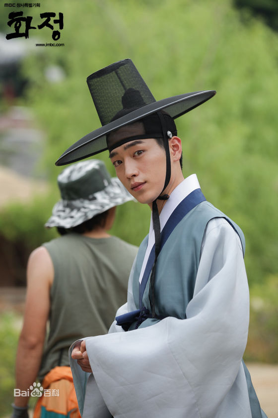 徐康俊(；Seo Kang Joon)华政性感图片图集