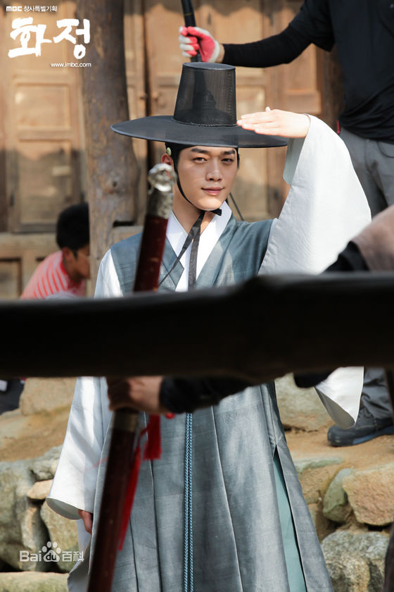 徐康俊(；Seo Kang Joon)华政性感图片图集