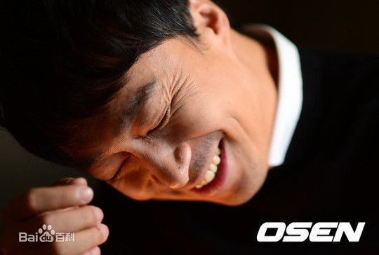 最新李圣旻()性感图片