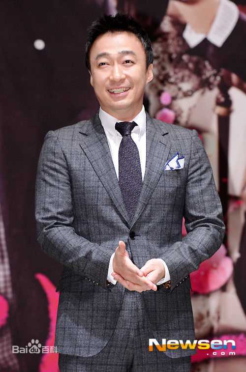 最新李圣旻()性感图片