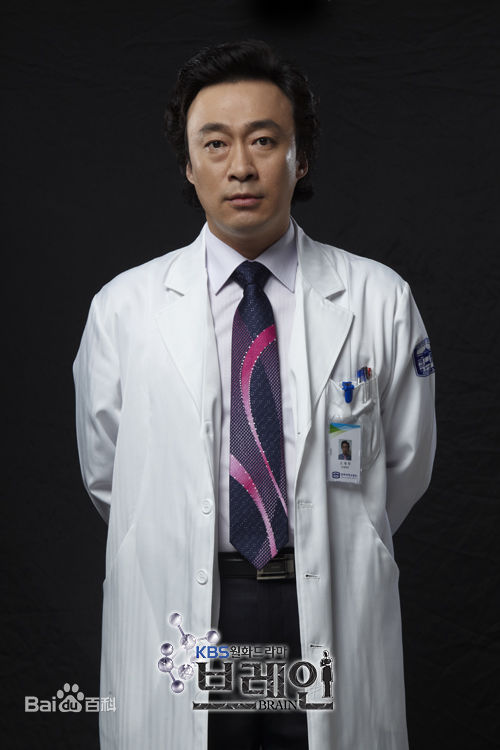 最新李圣旻()性感图片