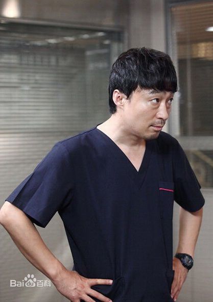 最新李圣旻()性感图片