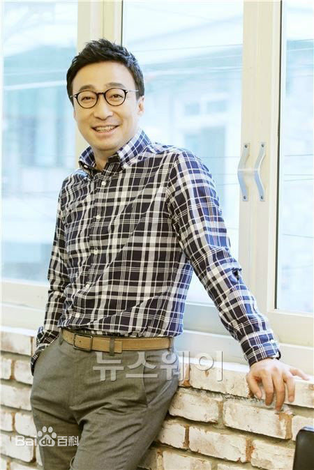 最新李圣旻()性感图片