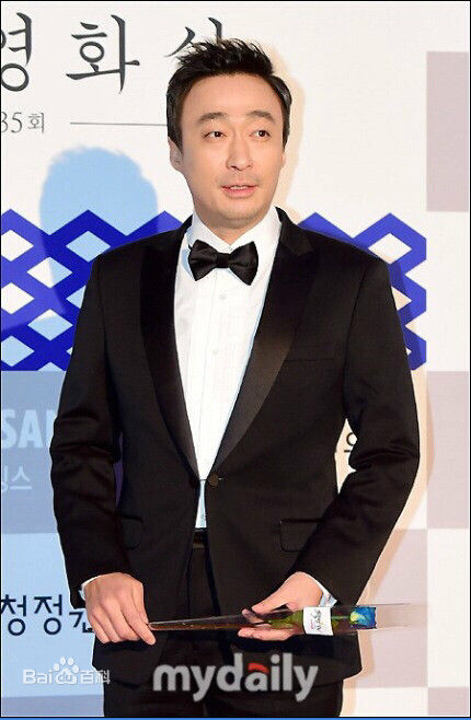 最新李圣旻()性感图片